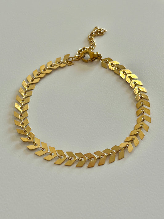 Infinite Arrows Bracelet